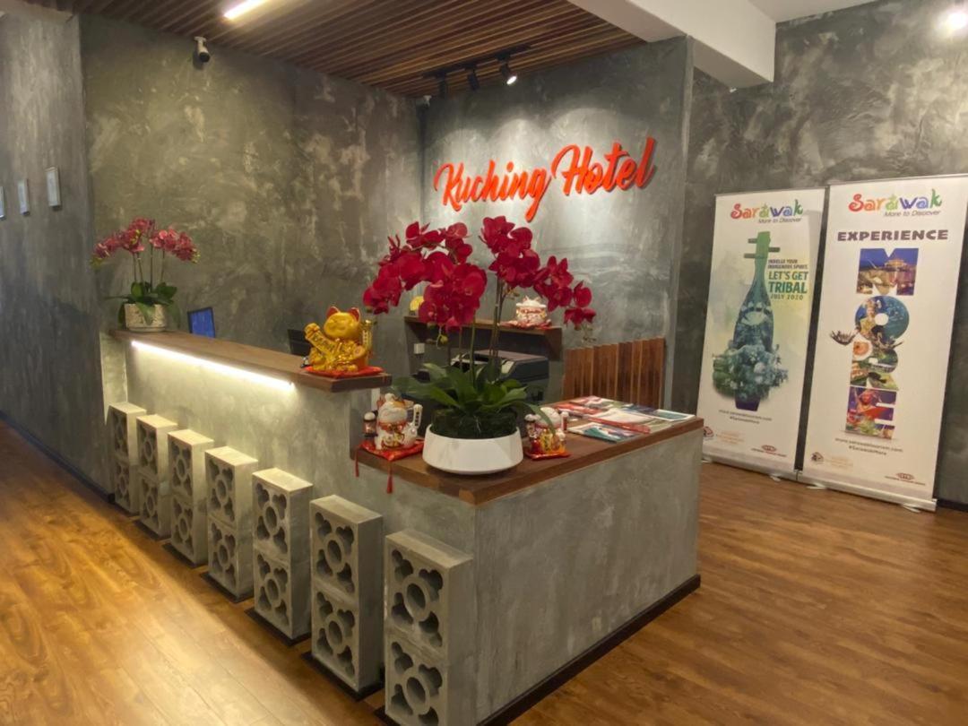 Kuching Hotel Extérieur photo